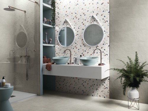 Carrelage mural 25x75 effet ciment, motif géométrique léger relief Esper InstaHouse APE Klen Dosseret salle de bain
