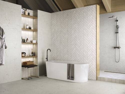 InstaHouse carrelage grès cérame aspect ciment format 5,7 x 23,2 couleur perle Collection Wilson mur salle de bain