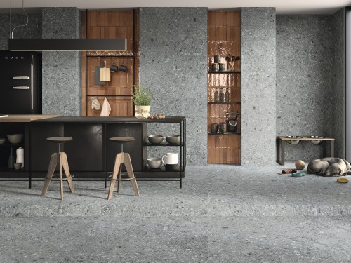 Carrelage sol et mur cuisine séjour effet pierre grand format finition mat couleur charbon collection Frammento InstaHouse