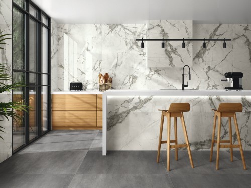 Carrelage marbre gris effet miroir 120x280 Ultramince collection Pietra InstaHouse Invisible APE mur cuisine ilot